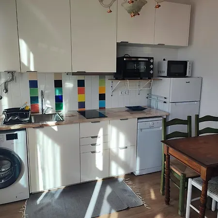 Charming Seaview Terrace Apartment *