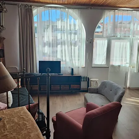Charming Seaview Terrace Estoril